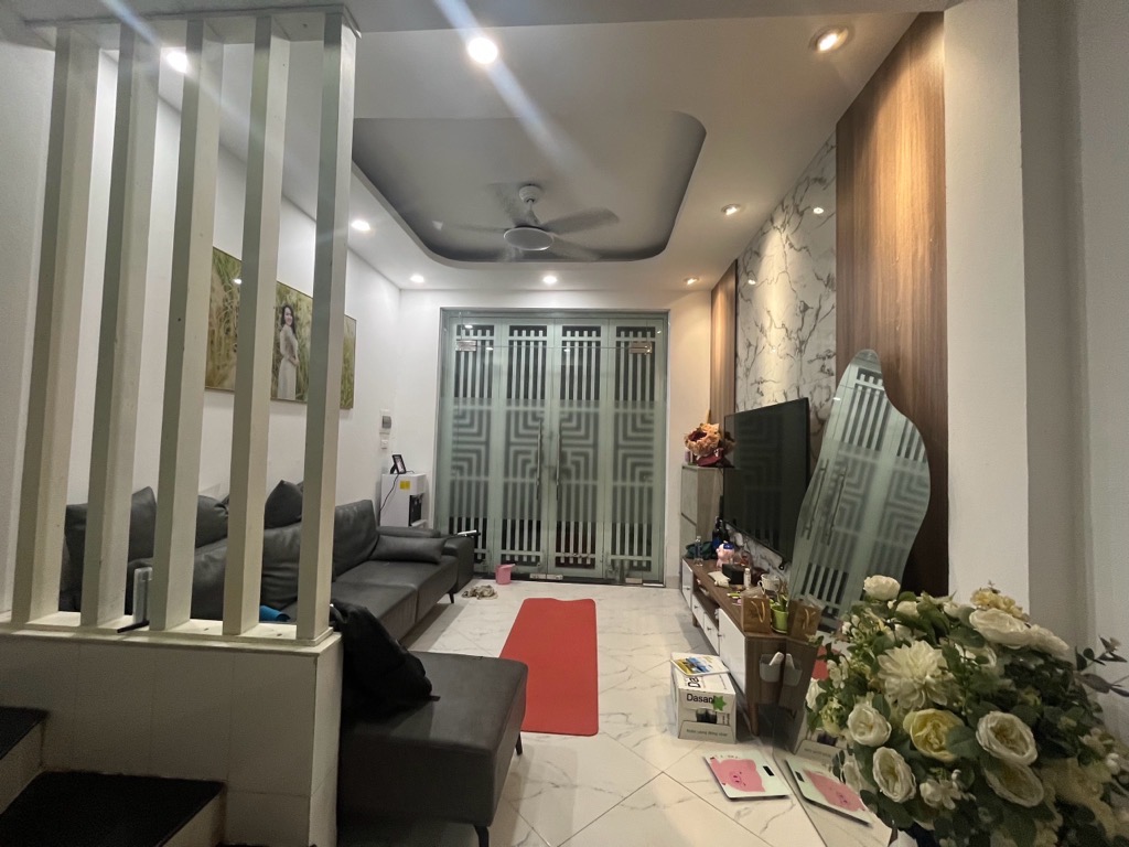 Bán nhà phố Đội Cấn, quận Ba Đình, 39m2 x 6 tầng, đẹp, hiện đại, mặt tiền 4m, ngõ thẳng, rộng, thoáng sáng.