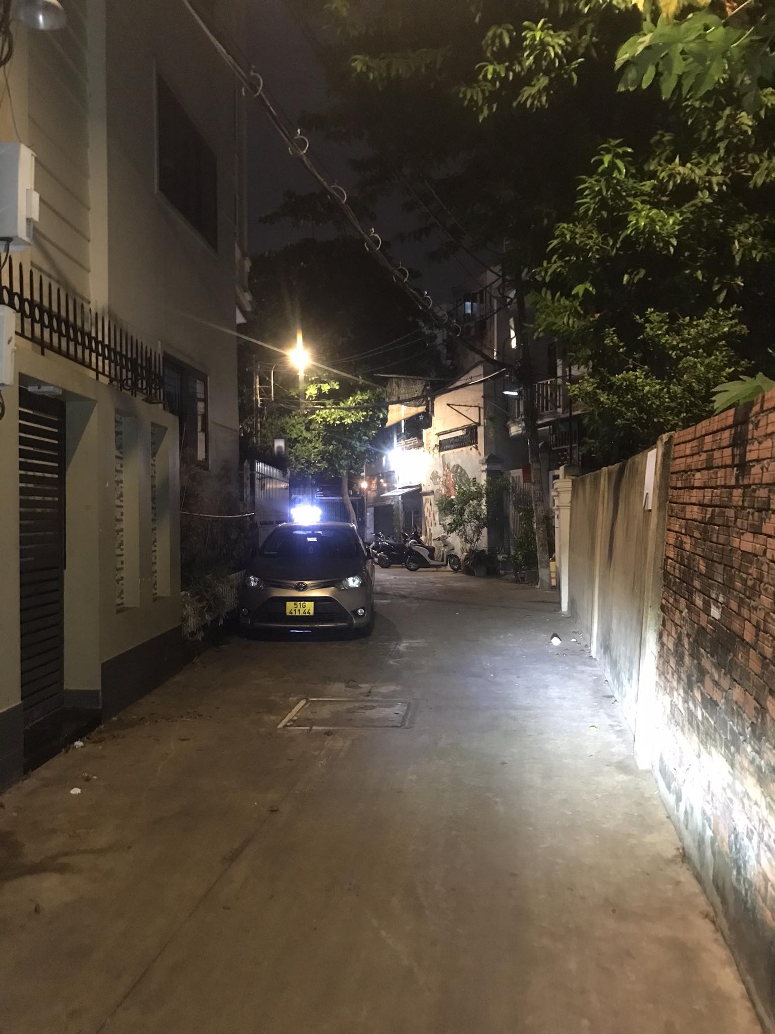 BÁN NHÀ SÁT BÊN HXH TRẦN BÌNH TRỌNG-24M2-2 TẦNG-2PN NHỈNH 2 TỶ.