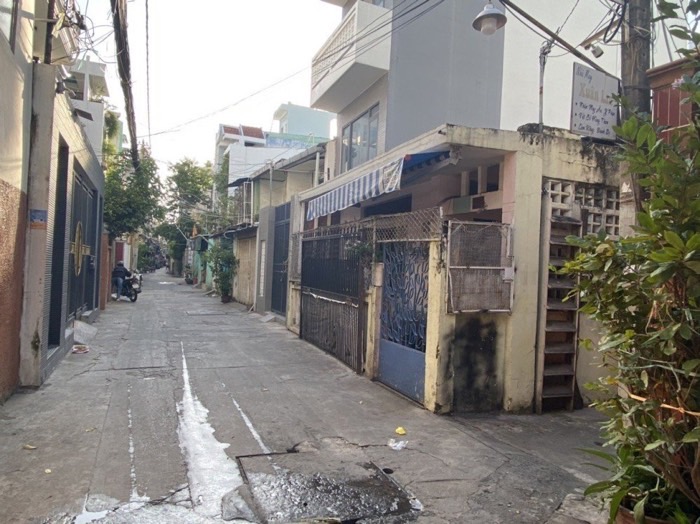 Bán nhà quận 10, đường Cách Mạng Tháng 8, 71m2, hẻm xe hơi, 5.7x13m, 10 tỷ