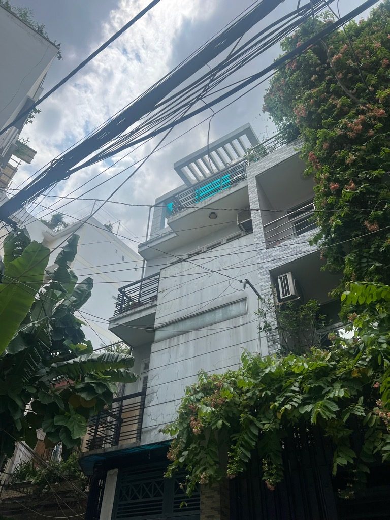 Bán nhà quận 10, Cách Mạng Tháng 8, 74 m2, 4 tầng, 9.9 tỷ, hẻm xe hơi