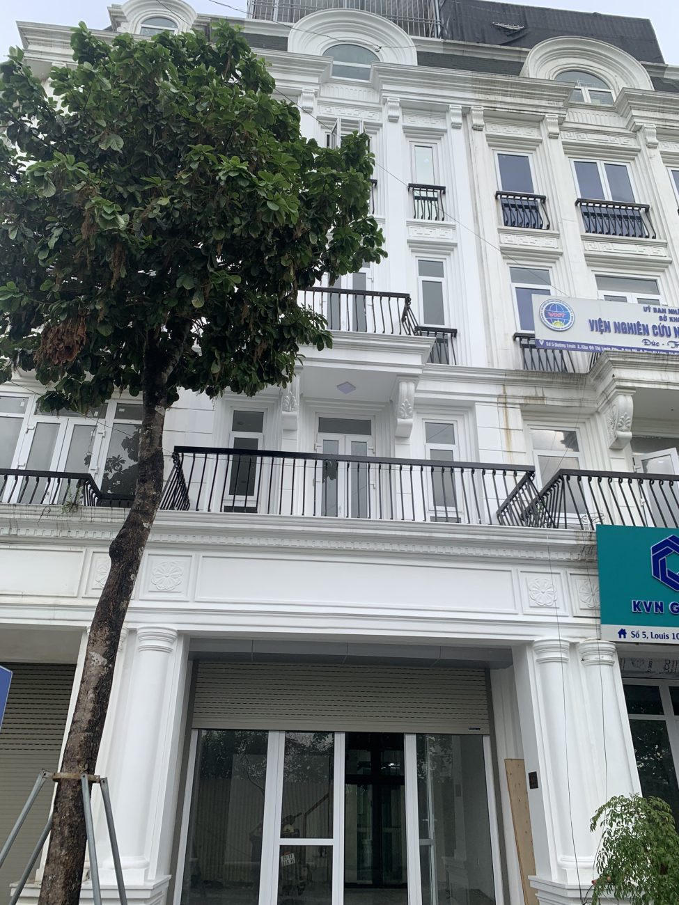 cho thuê căn shophouse khu đô thị mới louiscity đại mỗ