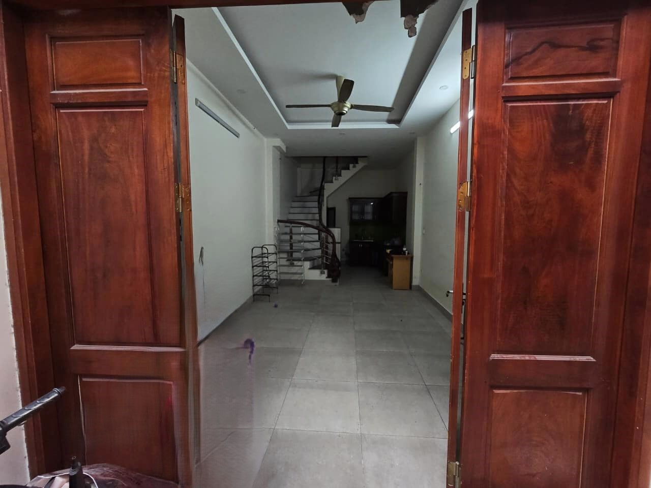 Cho thuê nhà ngõ Hồ Tùng Mậu - Cầu Giấy, 35 m2 - 4 tầng, 3N, 13 Triệu - VP, KD, ở GĐ, nhóm