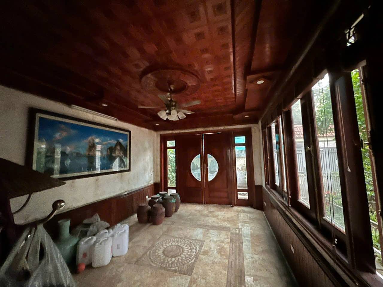 Cho Thuê BT Sân Vườn Ngõ Đặng Văn Ngữ, 80m- 4T- MT 12m ( 80m sân vườn) - Giá 45tr