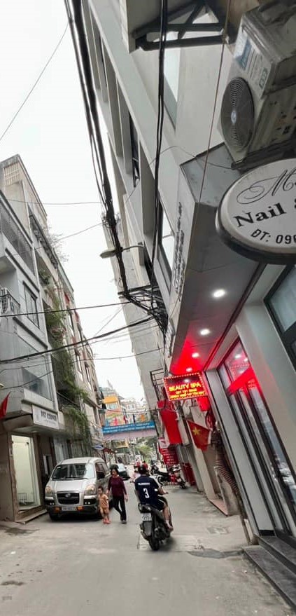 Cho thuê nhà nguyên căn lô góc Tân Mai, 25m2 3.5 tầng, 2 N, 1K, 3 WC - ở, hay VP, KD đỉnh - 11 Tr