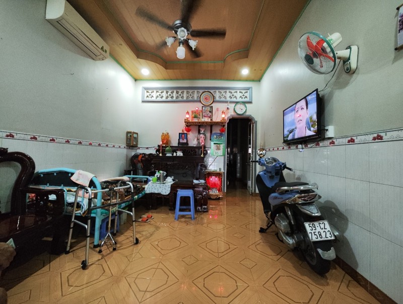 Bán nhà mặt tiền Bùi Văn Ba, Tân Thuận Đông Quận 7, 4x27, 10PN 14,2 tỷ