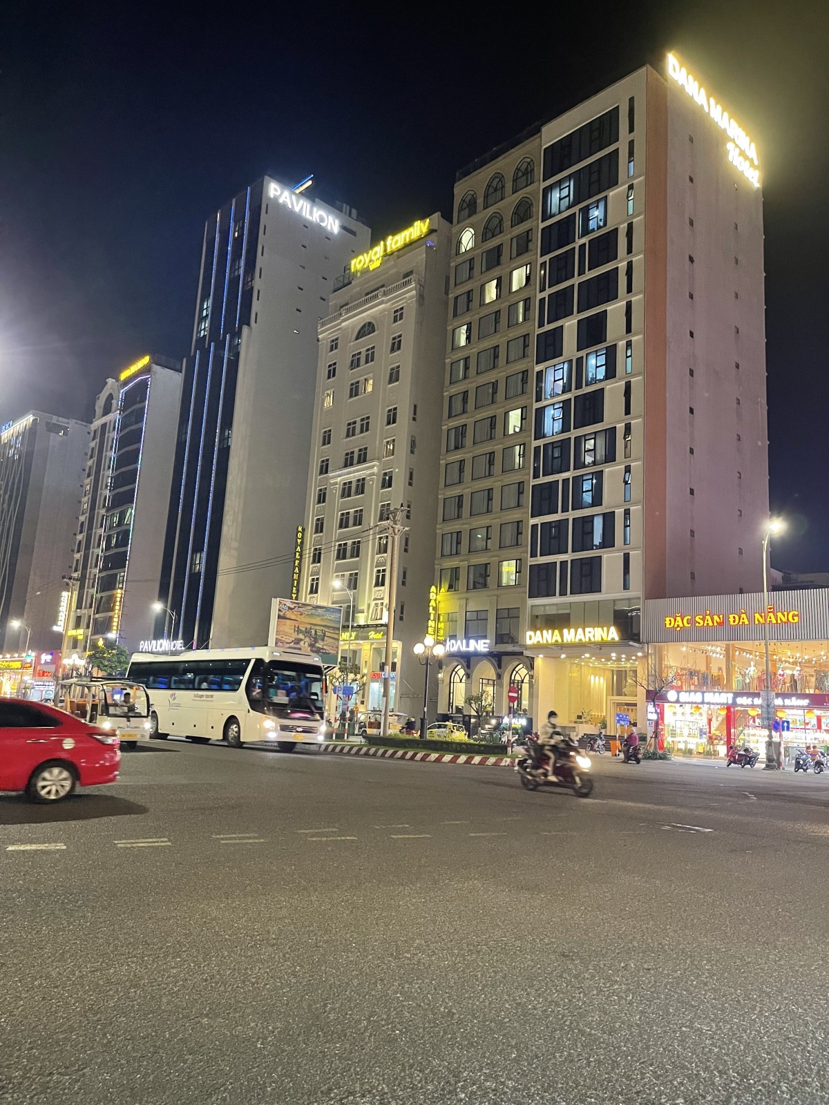 Bán đất mặt tiền Hồ Nghinh, 103,5m2, giá siêu rẻ, chỉ 15 tỷ