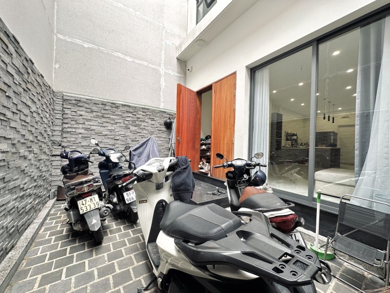 VILLA PHÚ NHUẬN Trường Sa - Đ.HUỲNH VĂN BÁNH, P13 - 3 TẦNG - 92M2 (5.2x18) - 14 TỶ TL