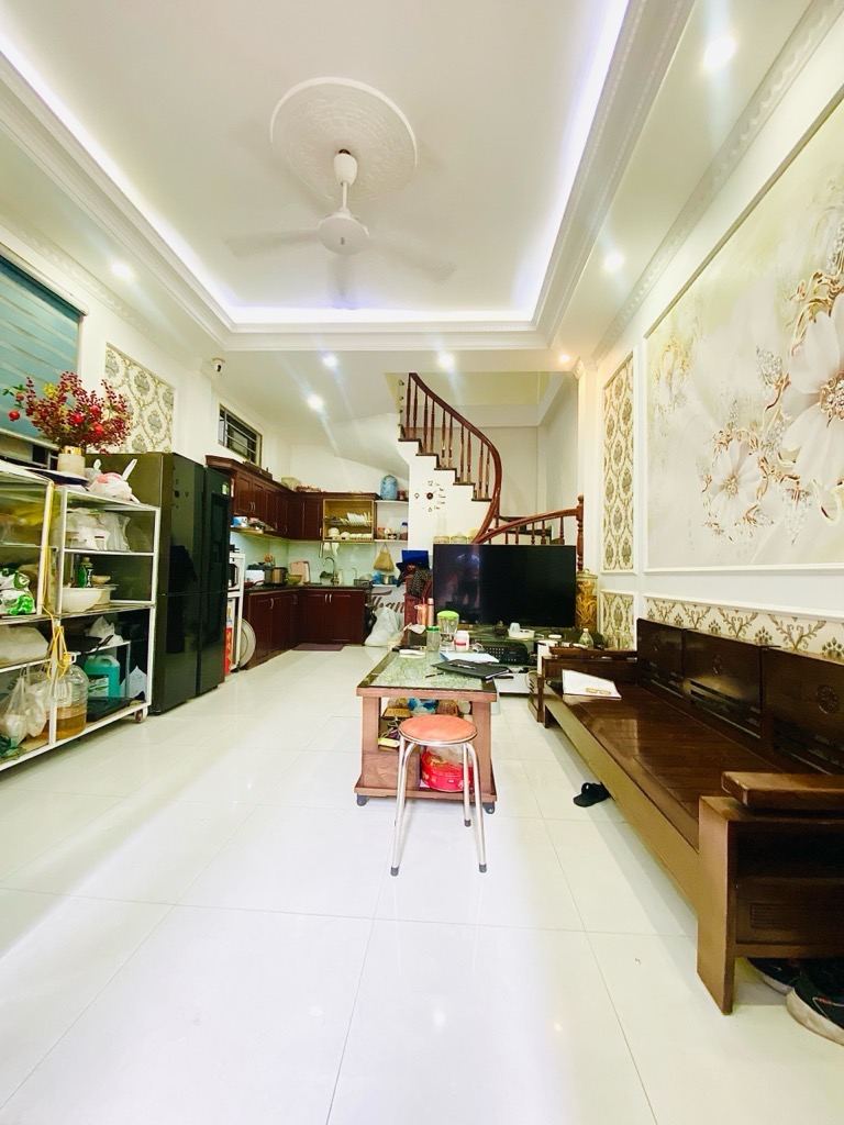 Nhà đẹp ở ngay phố Đàm Quang Trung, lô góc, ngõ ô tô, DT 35m x 5T, MT 4.6m, nhỉnh 5 tỷ