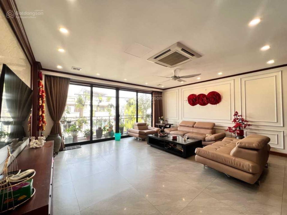 Bán nhà mặt phố Nghĩa Đô - DT 65m - MT 5m - Vỉa hè - KD VP Nhỉnh 24 tỷ