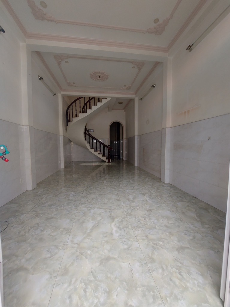 VỊ TRÍ ĐẸP - MẶT TIỀN TÂN BÌNH - Ô TÔ VÀO NHÀ - NHÀ 3 TẦNG VÀO Ở NGAY, NHỈNH 11 TỶ