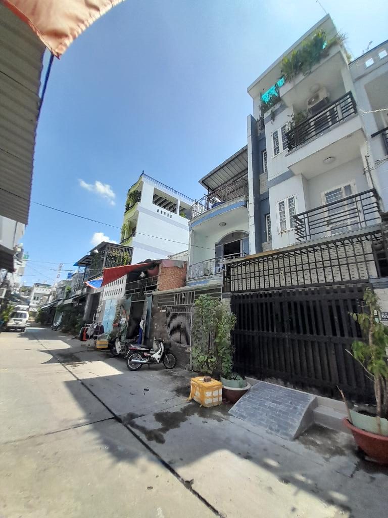 BÁN NHÀ GẦN LÊ VĂN QUỚI- HẺM XE TẢI THÔNG - KHU DÂN CƯ VĂN MINH - 74m2 - CHỈ 5.8 TỶ