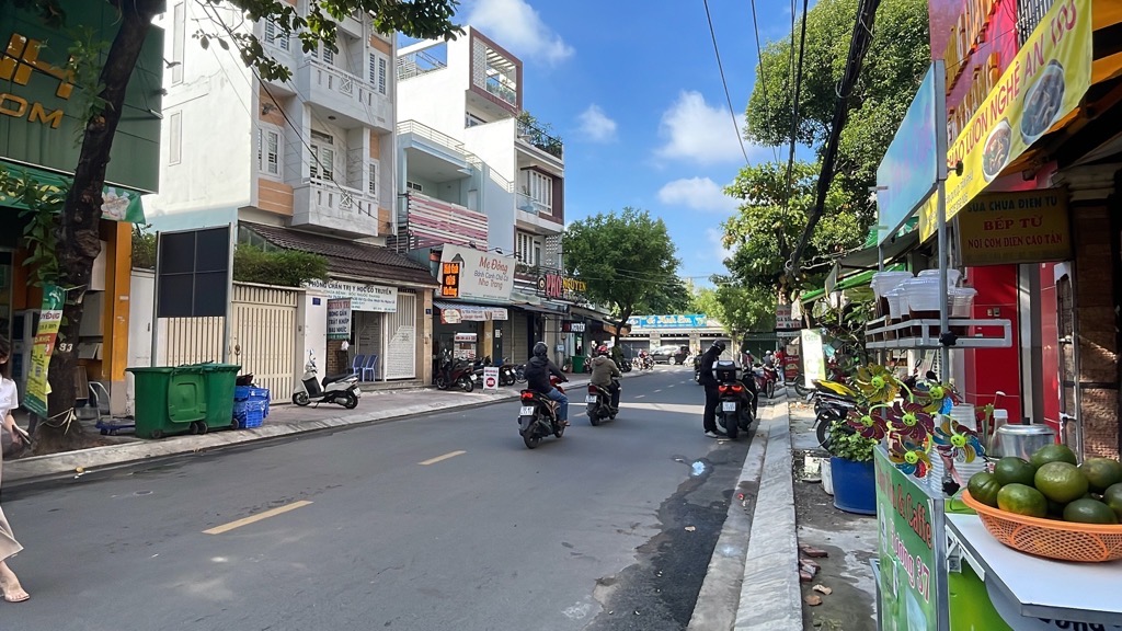 MẶT TIỀN KD SIÊU VÍP - TRUNG TÂM TÂN PHÚ - 79M2 - 4 TẦNG - Rộng 5.2M, nhỉnh 15 tỷ