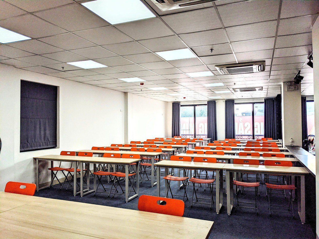 Cho thuê MBKD Phố Định Công 180m2 - 35tr/tháng