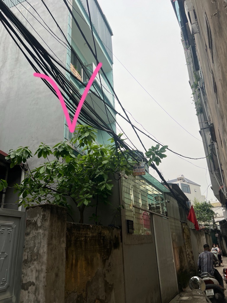 Bán nhà Thạch Bàn, dân xây, còn mới 90%, chủ có việc cần bán đi rất tiếc, giá rất tốt