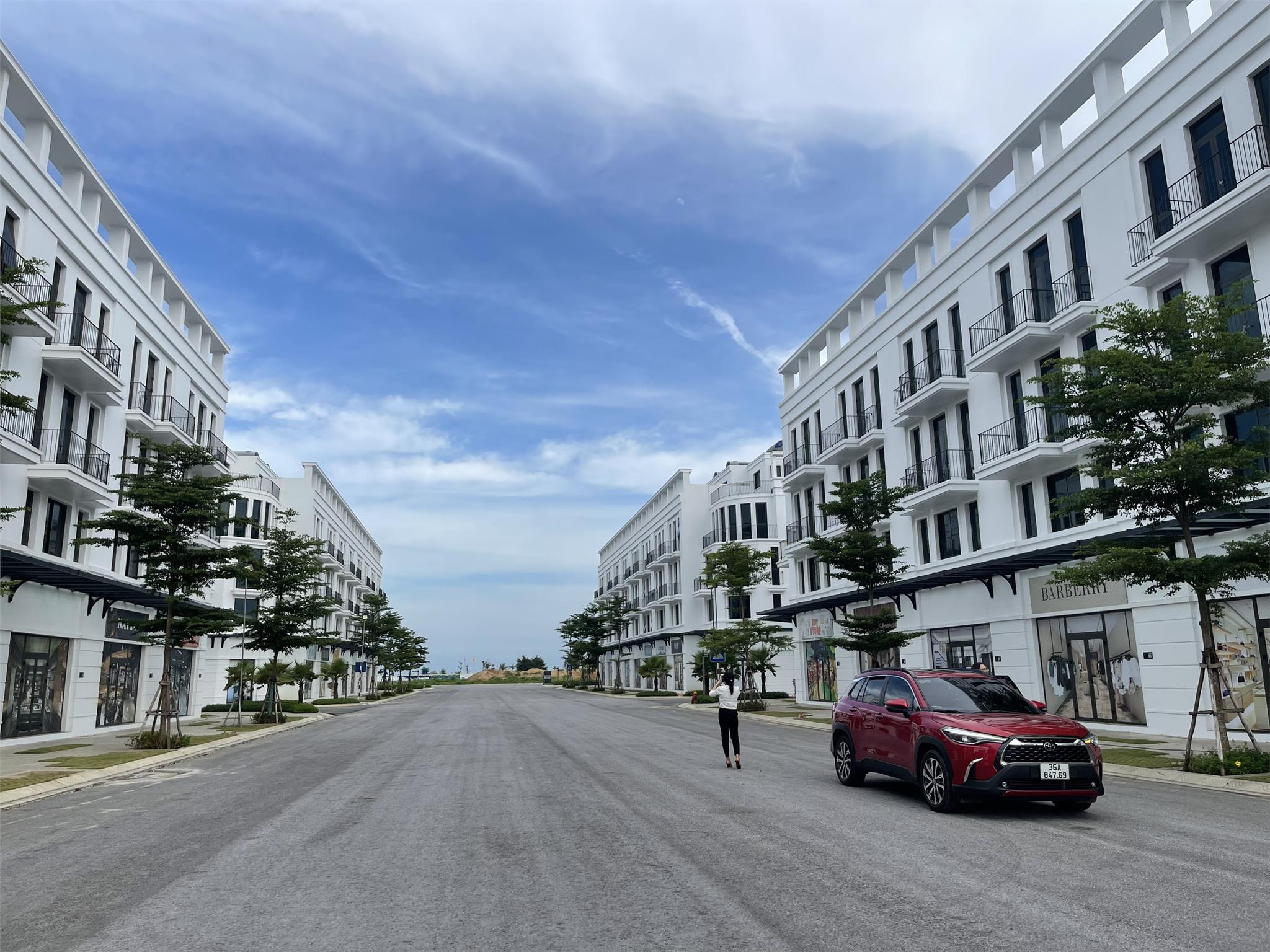 SHOPHOUSE MẶT BIỂN SẦM SƠN, SỔ LÂU DÀI SANG TÊN NGAY. CĐT: 0966 343 969