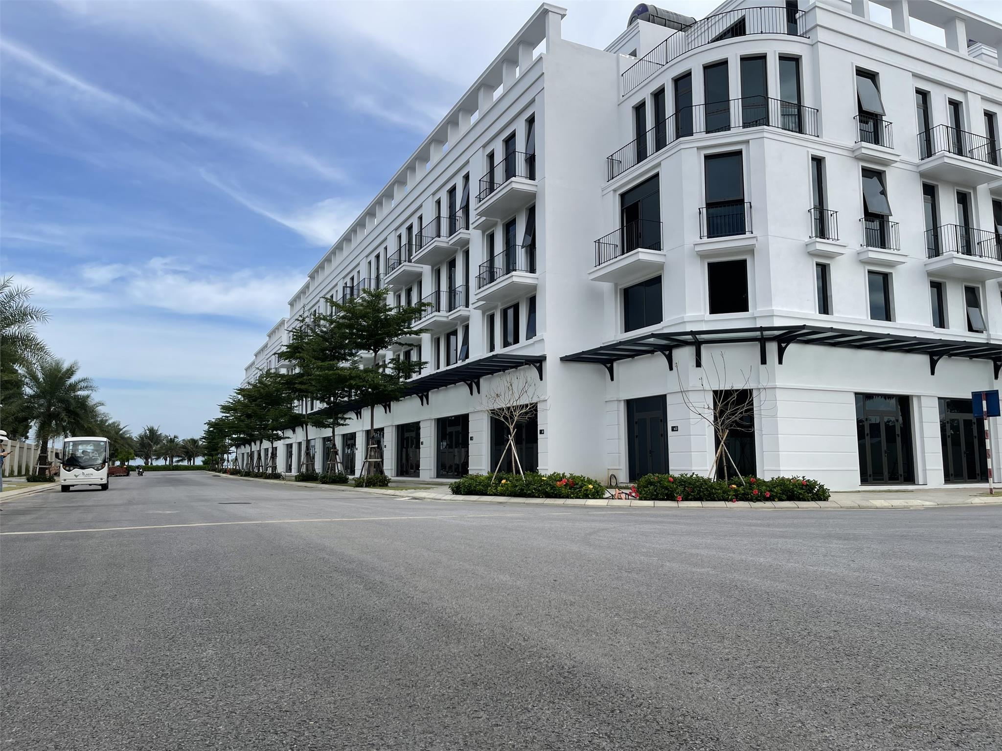 SHOPHOUSE MẶT BIỂN SẦM SƠN, NHẬN NHÀ NGAY. SỞ HỮU SỔ LÂU DÀI. CĐT: 0966 343 969