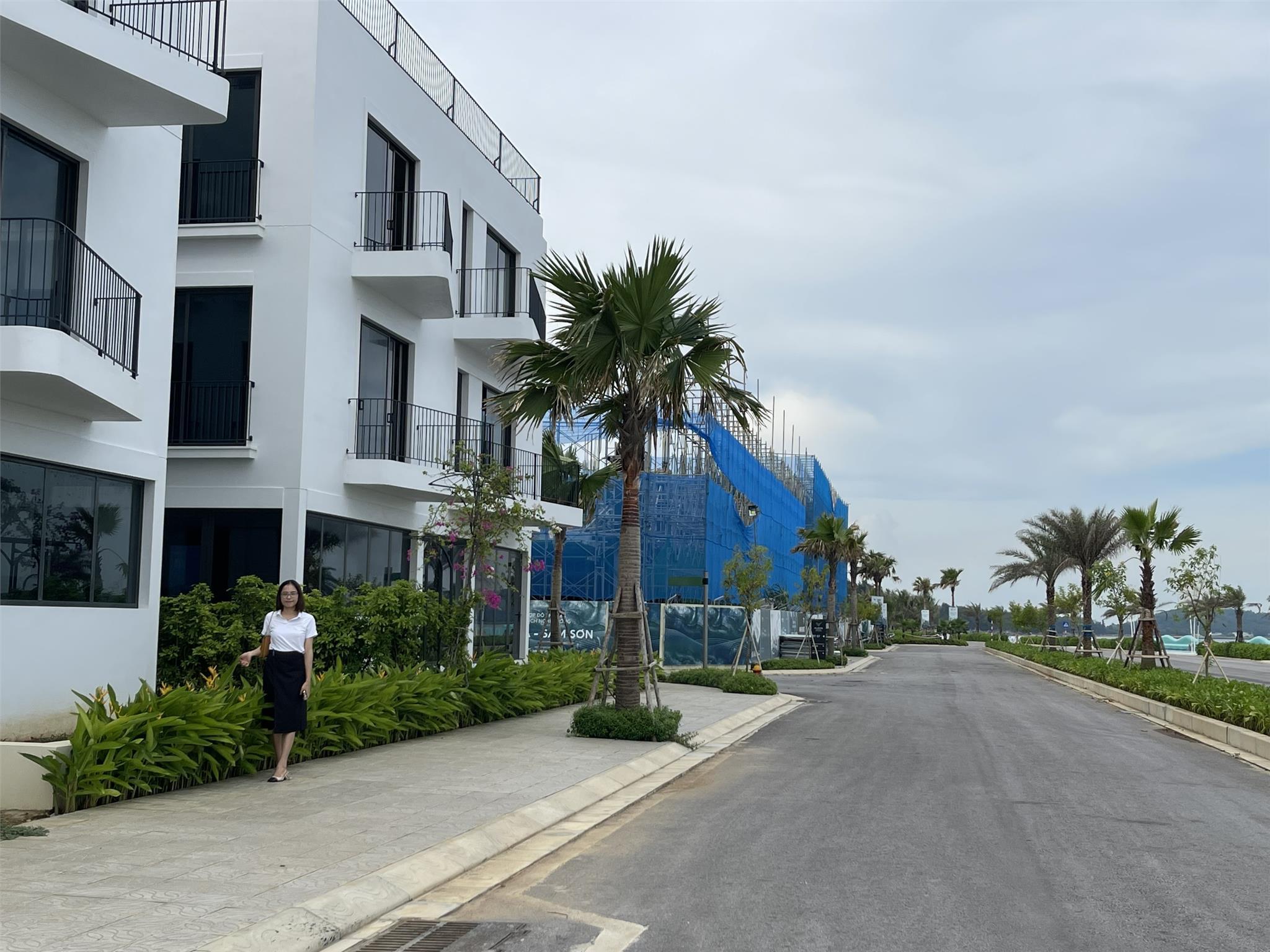 BIỆT THỰ MẶT BIỂN, VLASTA-SẦM SƠN. GIAO NHÀ NGAY. CĐT: 0966 343 969