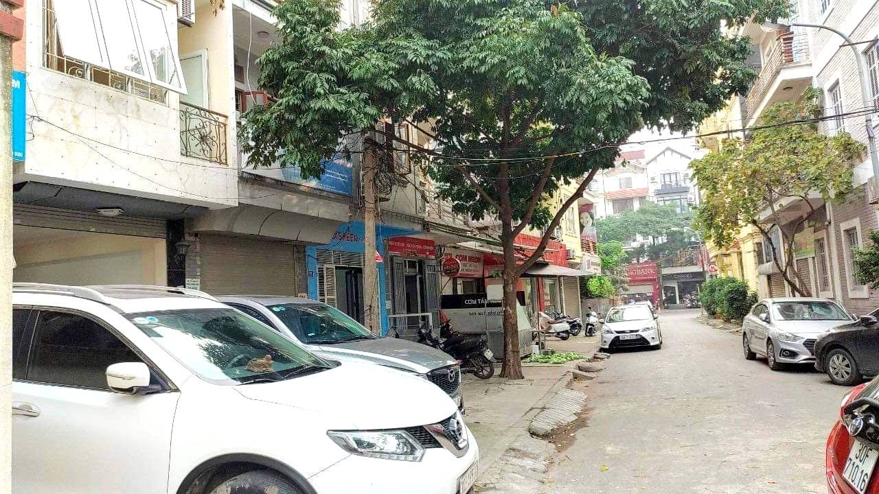 Bán nhà Phố Trung Hòa Quận Cầu Giấy. 50m Xây 4 Tầng Nhỉnh 14 Tỷ. Cam Kết Ảnh Thật Mô Tả Chính Xác. Chủ Cần Bán Nhanh.
