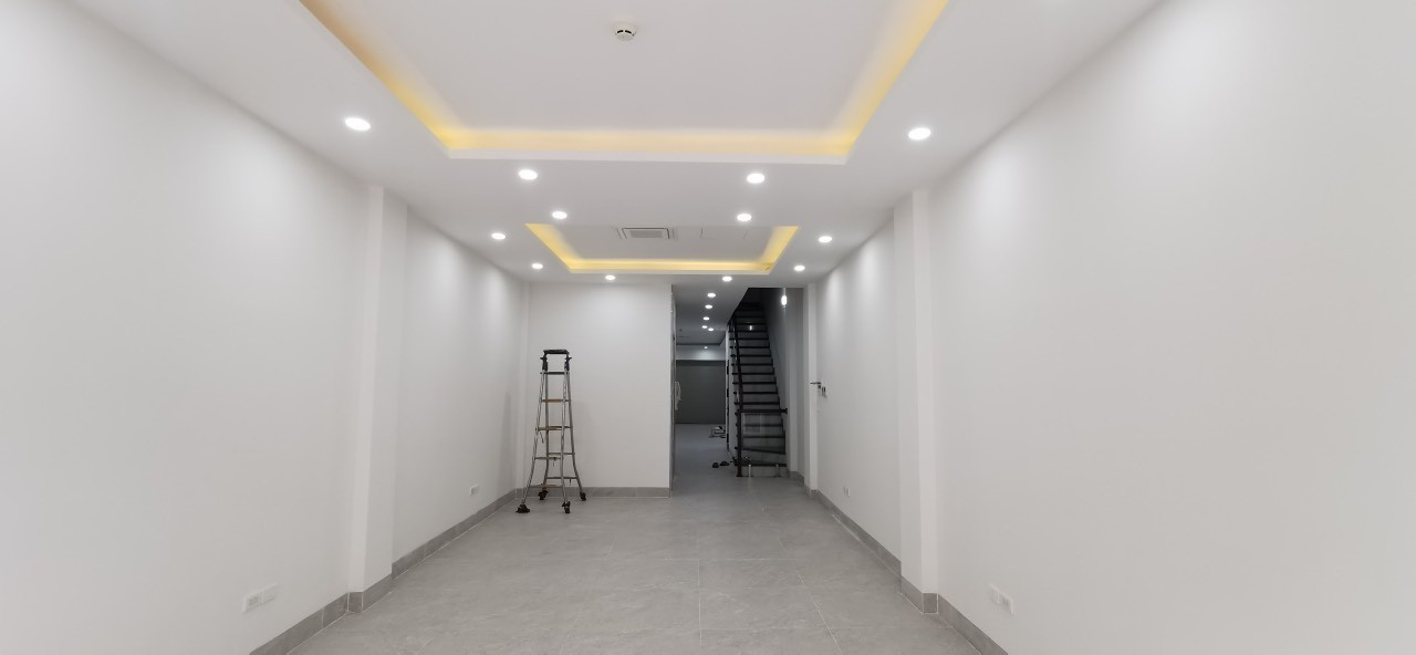 Nhà mới Chính chủ cho thuê 90m2,4T, VP, KD, Nhà hàng, Thịnh Quang-25Tr