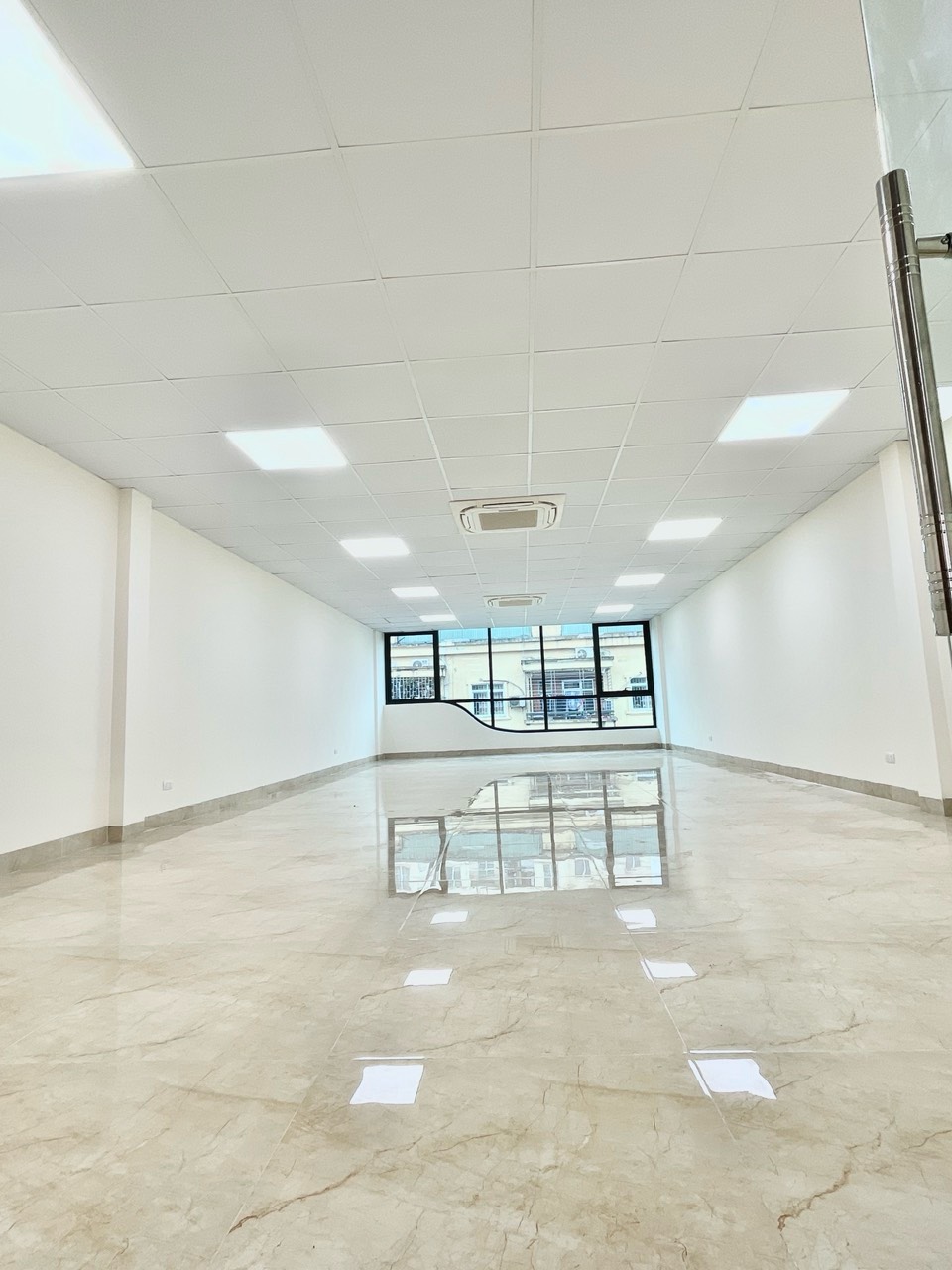 Nhà mới, tôi chính chủ cho thuê cả nhà, Khu Đông Mác; Kinh doanh, VP, 126m2* 4T- 32 Tr