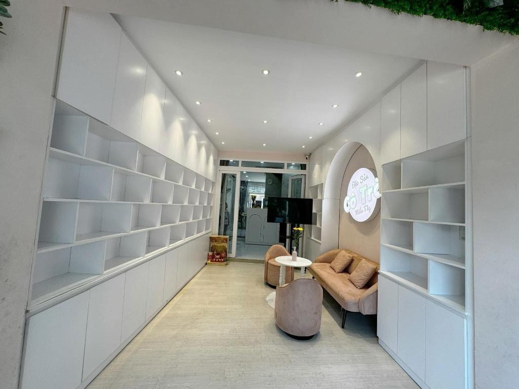 BÌNH TÂN - XE HƠI VÀO NHÀ - NHÀ ĐẸP 3 TẦNG - TẶNG HẾT NỘI THẤT !!!