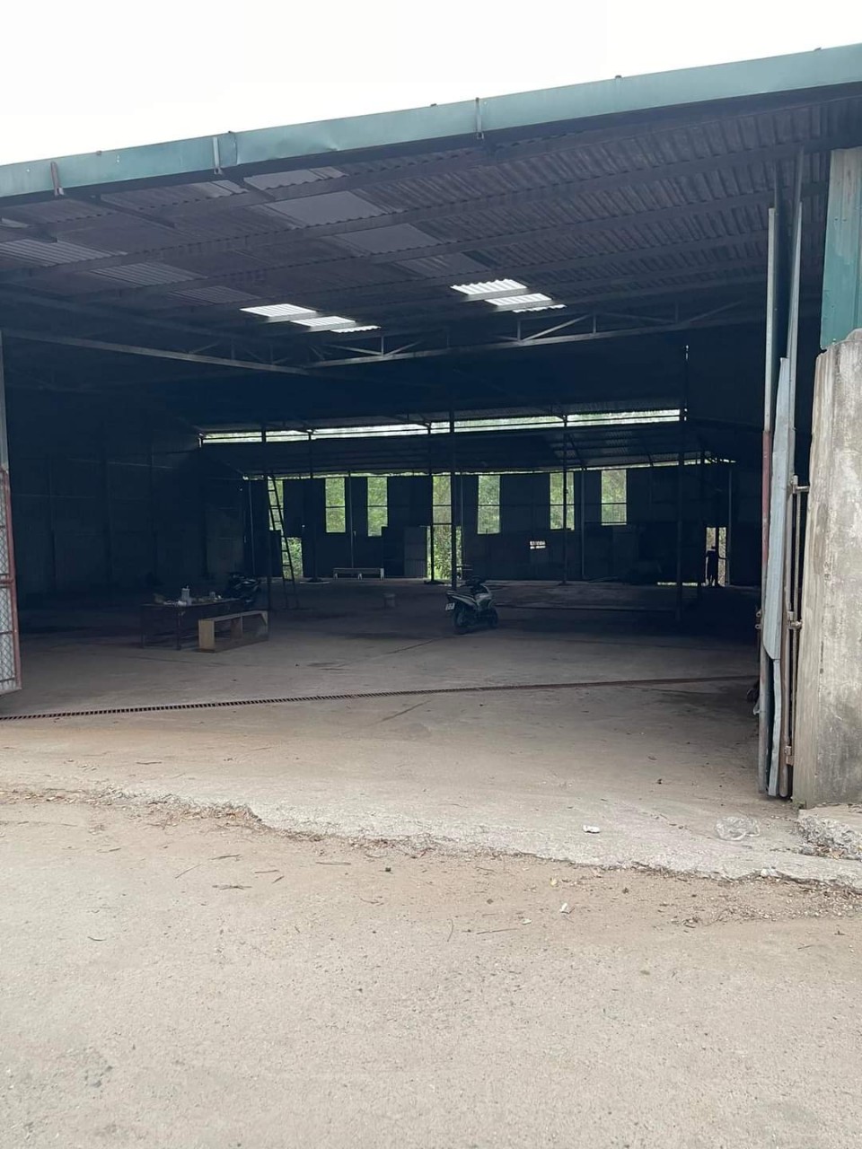 Cho thuê kho xưởng tại Thượng Cát, Bắc Từ Liêm, Hà Nội. Diện tích 700m kho xưởng cao 7m, đường xe 15 tấn giá 35k/m