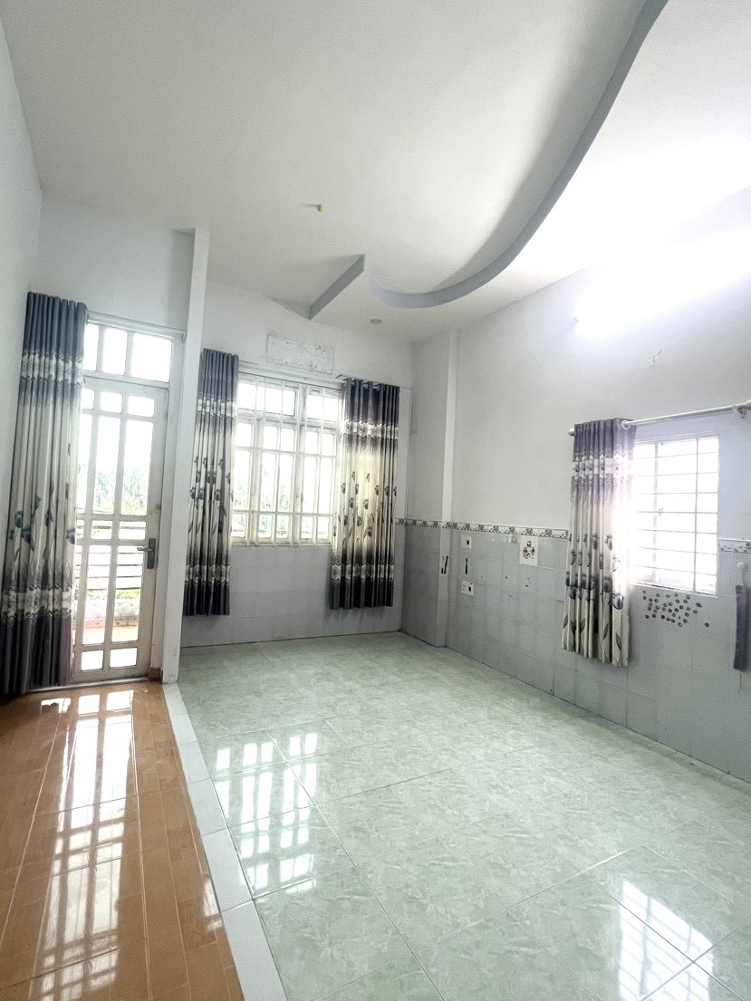 Định Cư Nước Ngoài, Bán nhà gấp, HXH, DT 102 m2, 4PN, TĐ, chỉ 5,99 ty.