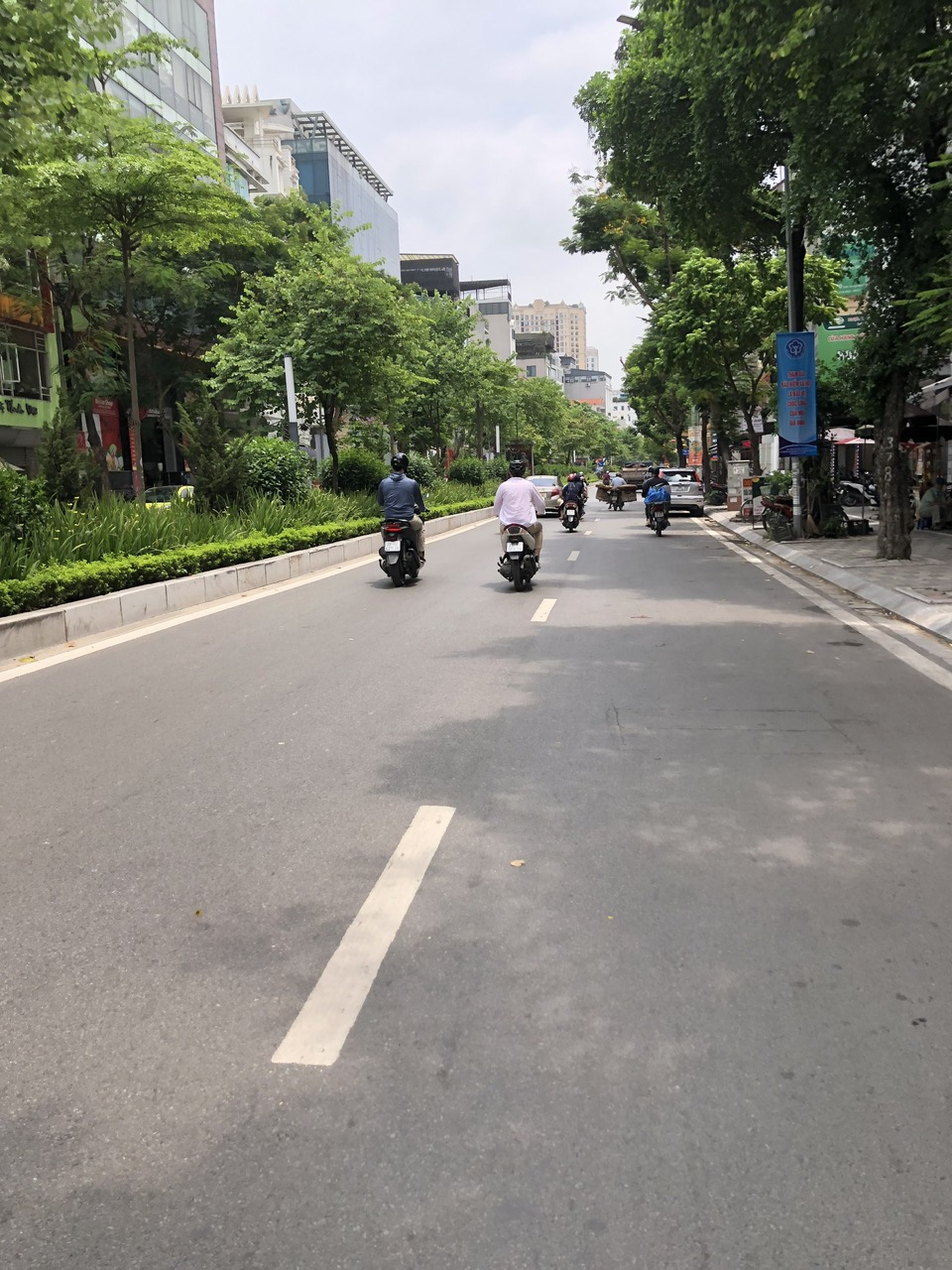 GẤP! 21 TỶ NHÀ LẠC LONG QUÂN, TÂY HỒ-NỘI THẤT XỊN-GARA-Ô CHỜ THANG MÁY-KD-VĂN PHÒNG