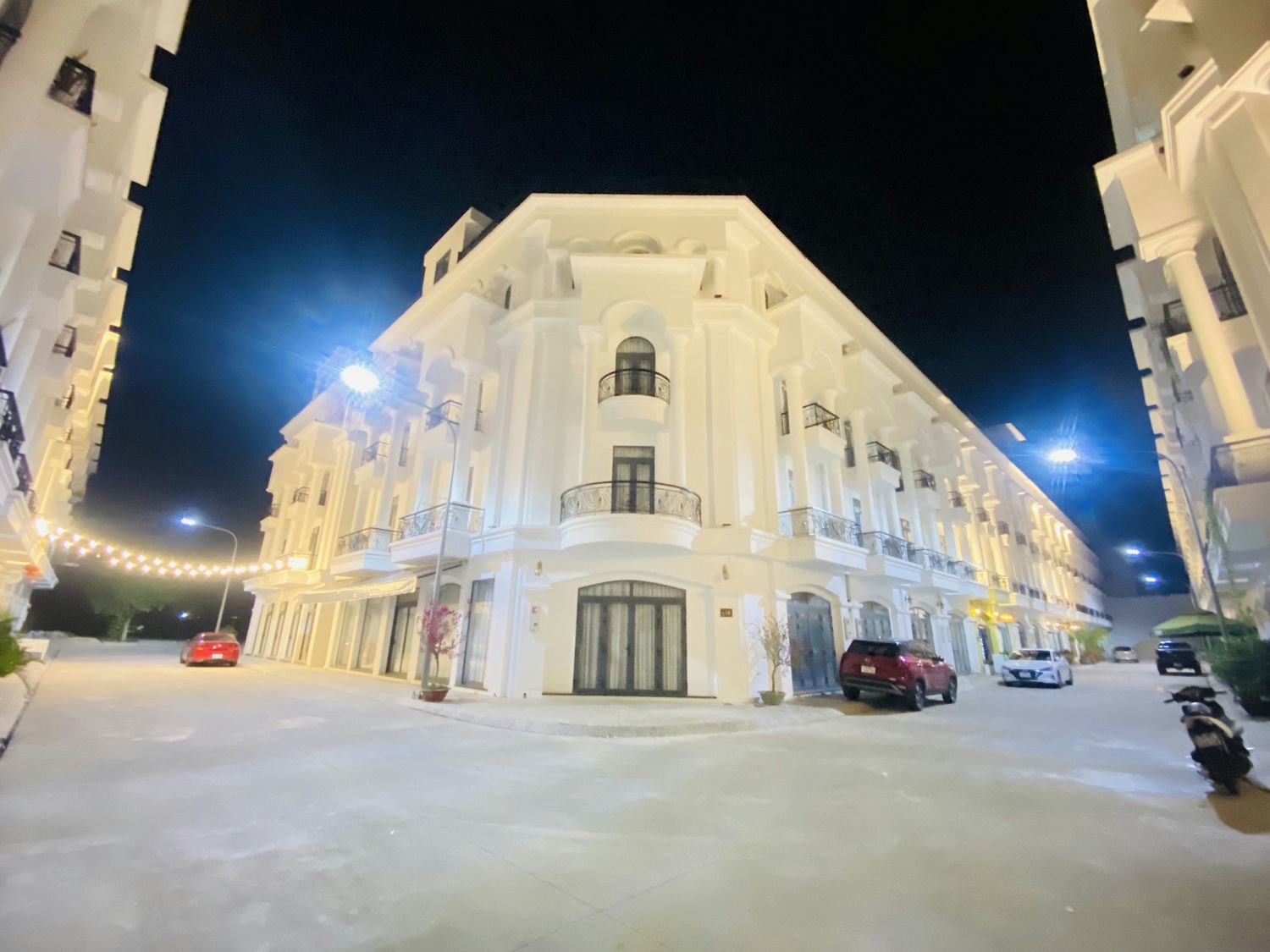 Bán Nhà Phố Tây Ninh Giá Rẻ - Vị Trí Đắc Địa, Tiện Ích Đầy Đủ