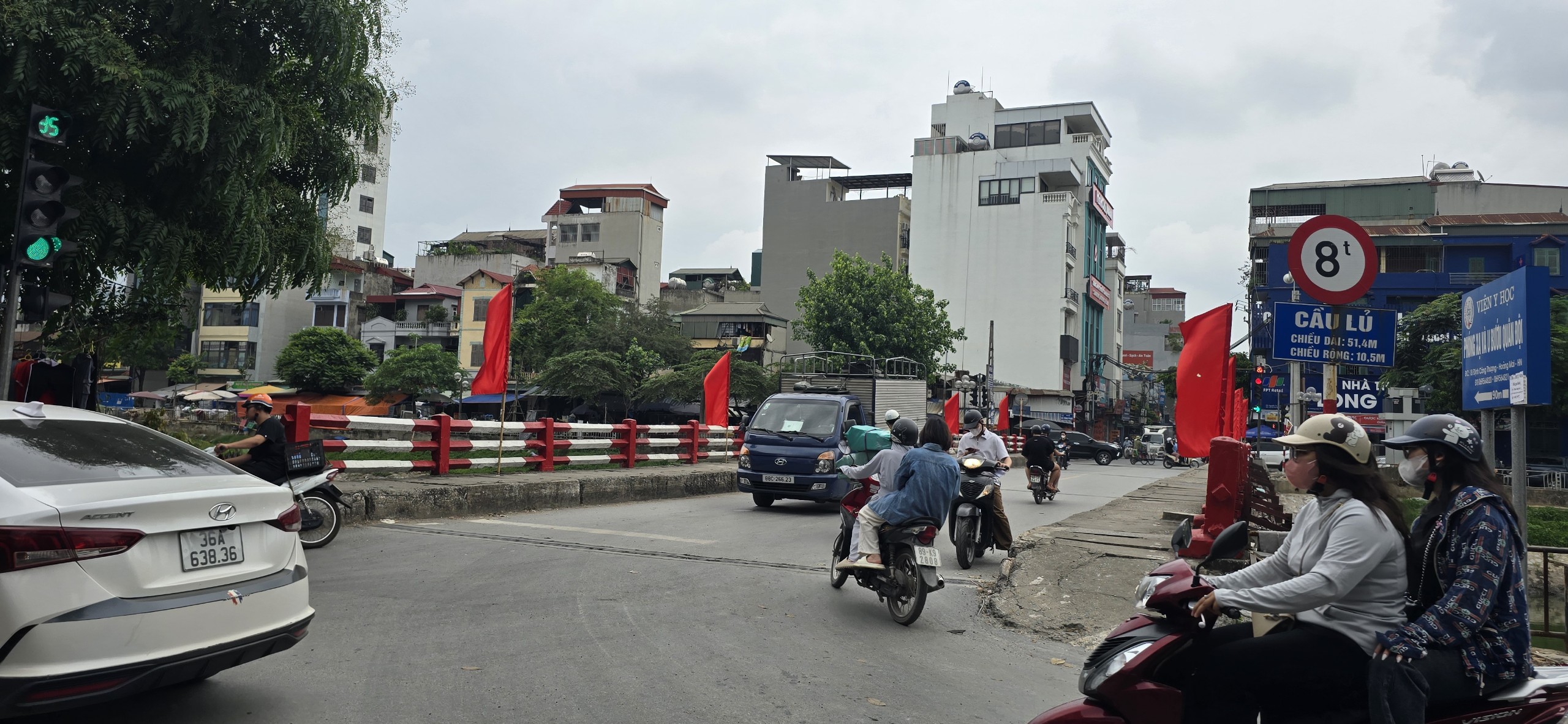 Nhà 5 tầng phố Kim Giang Cạnh cầu Lủ, 140m2, MT 6.4m, dòng tiền 600tr/năm,
