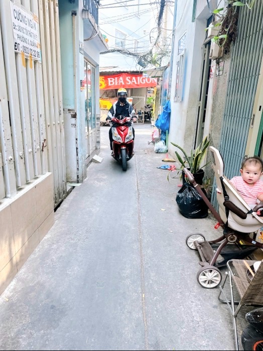 Ngang 3.6 x11.5 m đúc 3 tấm Tôn Thất Thuyết Q4 chỉ ,3 tỷ