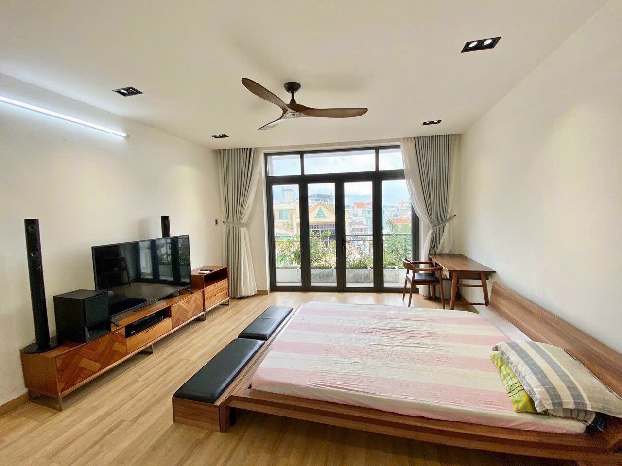 Bán gấp nhà mặt tiền gần Phan Văn Trị, Phường 12, Bình Thạnh 5x15m 5 tầng thang máy