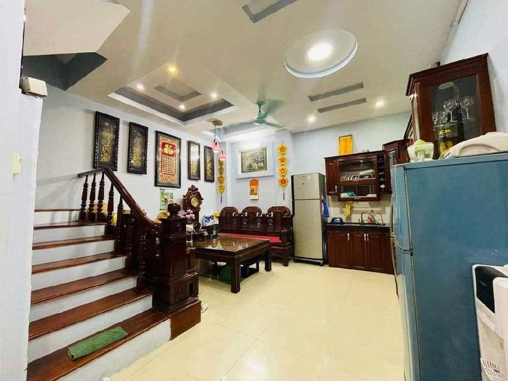 Bán nhà Lê Trọng Tấn, 43m2x4 tâng mặt ngõ, lô góc, có thang máy , ngõ rộng thông thoáng. giá 6,9 tỷ