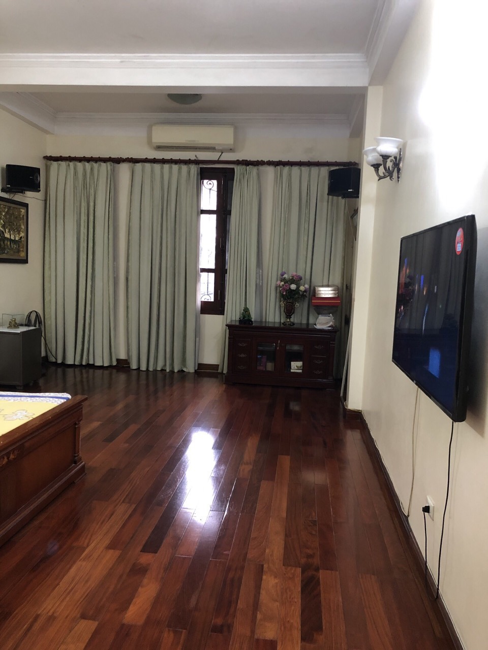 Bán nhà Trần Duy Hưng 90m x 4T x MT 4.5m x 24.8 tỷ.Ngõ thông.Kinh doanh.