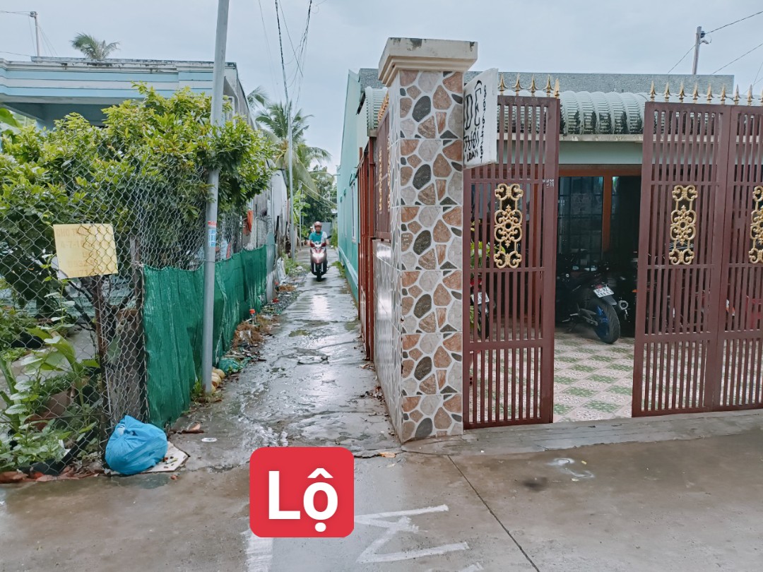 910 Nhà Chỉ : 4 triệu ( Cọc 1tháng ) Cho thuê nhà 3 phòng ngủ, gần cầu Bình Thủy 2 Võ Văn Kiệt . hẻm Đinh Công