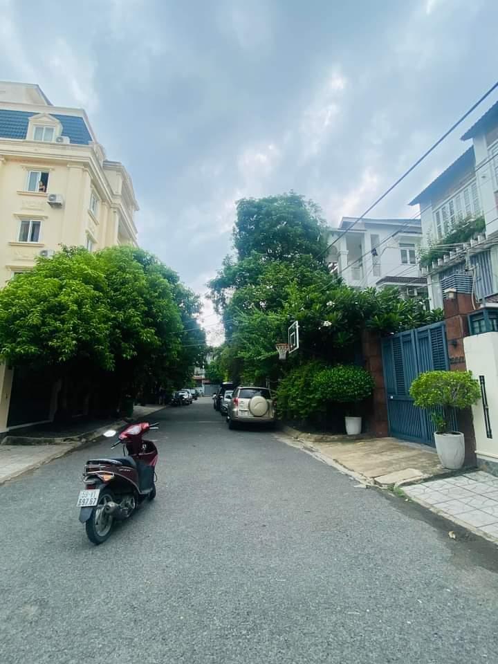 Bán biệt thự tại khu 216 Nguyễn Văn Hưởng - Thảo Điền - Quận 2, 436m2