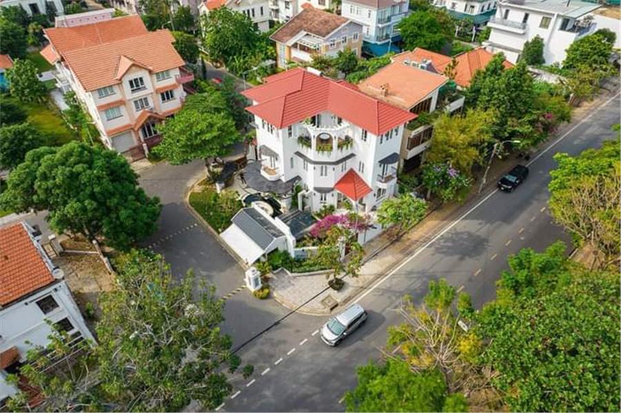 BÁN Biệt Thự 3 Mặt Tiền Nguyễn Văn Hưởng, Thảo Điền, Quận 2