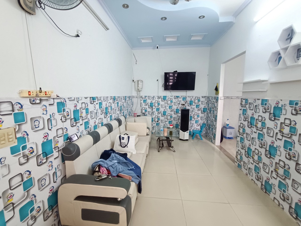 915 Nhà Chỉ : 6,5 triệu/ tháng Cho thuê nhà . Hẻm 3 đường Mậu Thân gần chợ Xuân Khánh