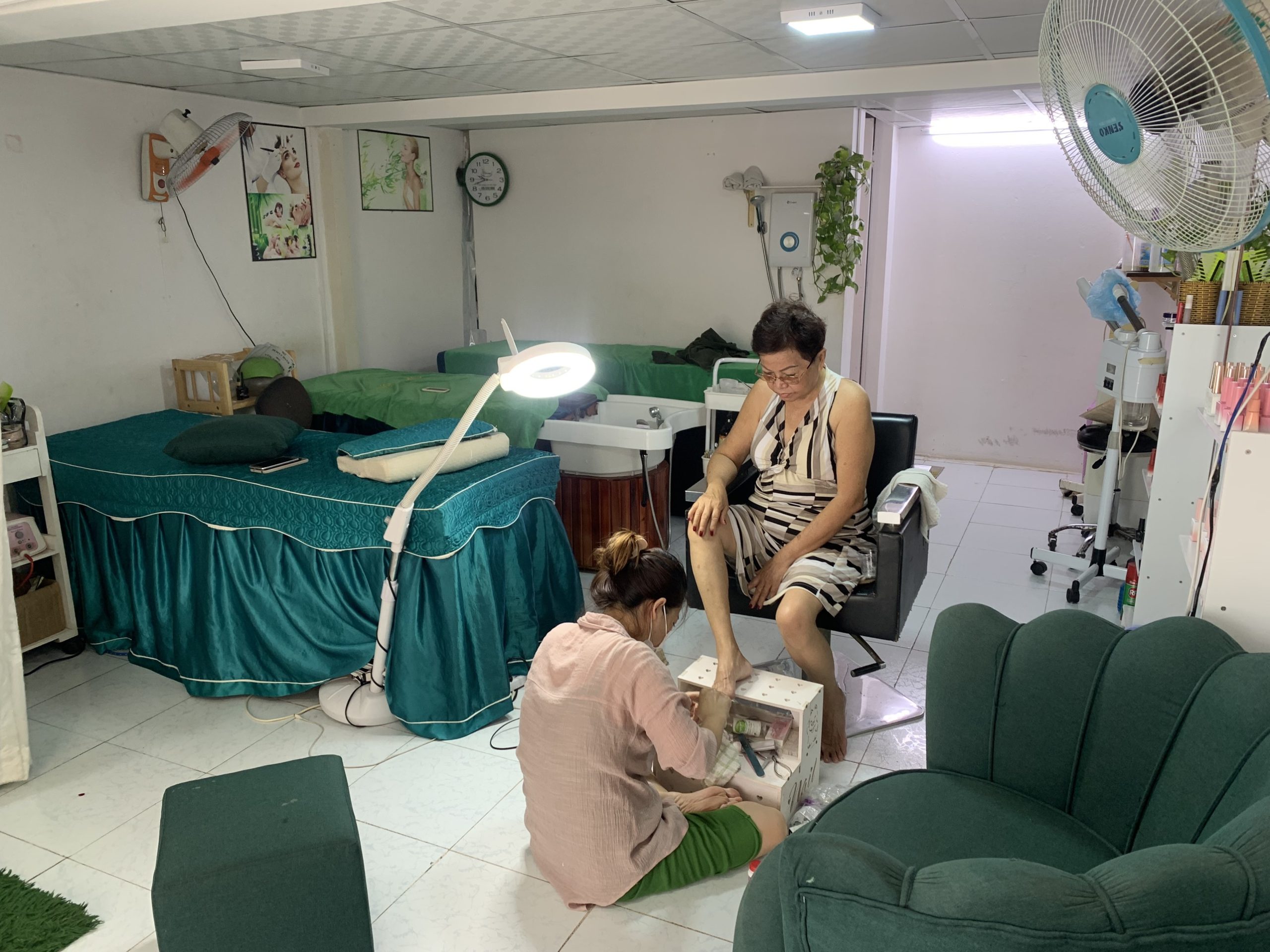 Nhà Bè ! SANG RẺ NAIL – SPA GIÁ RẺ Chỉ 39 tr, MB thuê 4,5 tr/ tháng, MT Đường Khu Dân Cư Đông và Có Lượng