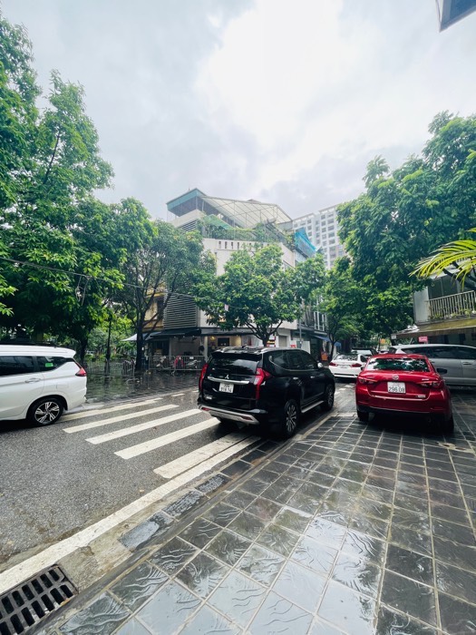 Phân lô, vỉa hè, ôtô tránh, view vườn hoa Cổ Linh 80m x 5 tầng, kinh doanh văn phòng