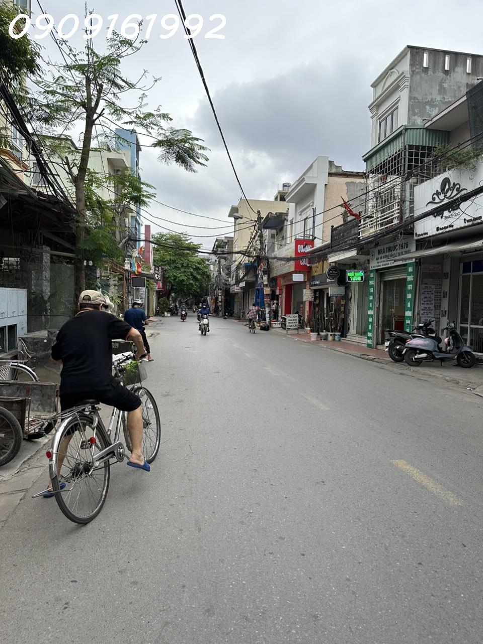 MẶT ĐƯỜNG chợ hàng 85m2 lô góc 2 mặt tiền ngay đầu Hồ Sen