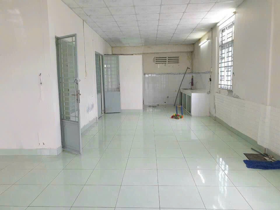 925 Nhà chỉ : 5 triệu ( Cọc 1tháng) Cho thuê nhà hẻm 127 Võ Văn Kiệt, An Hoà, Ninh Kiều gần siêu thị Lotte Mart