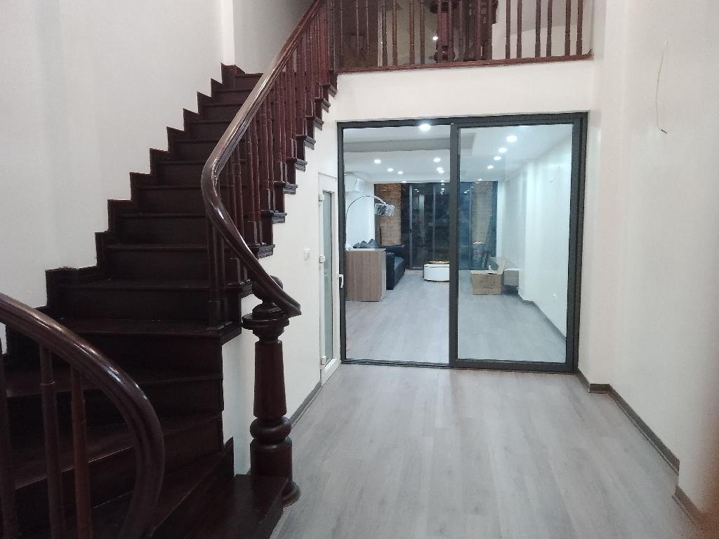 PHÂN LÔ NỞ HẬU - Ô TÔ - KINH DOANH VP PHÒNG - HAI THOÁNG TRƯỚC SAU - FULL NỘI THẤT NHẬP NGOẠI