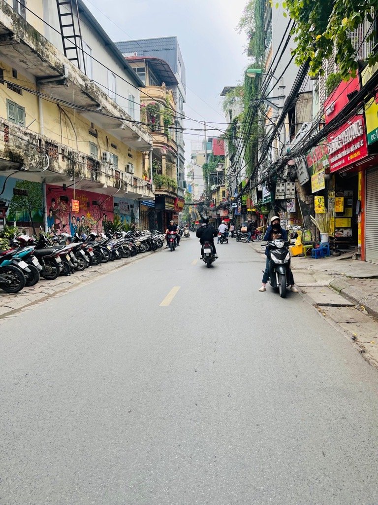 MẶT PHỐ KINH DOANH, NHÀ ĐẸP, DÂN XÂY KHUNG CỘT CHẮC CHẮN, HAI THOÁNG, Ô TÔ ĐỖ CỔNG