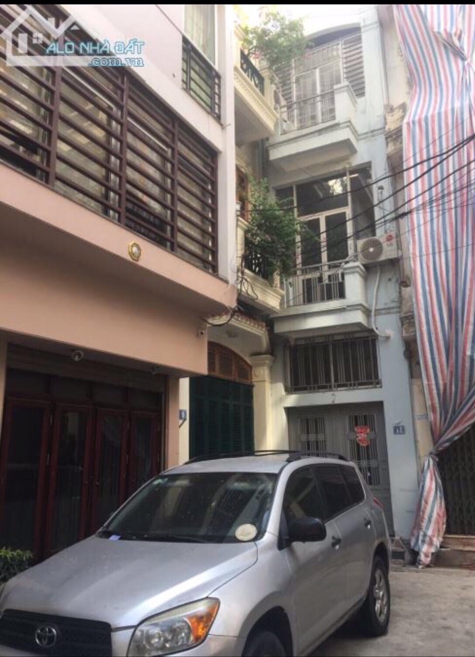 Cho thuê nhà 3,5 tầng ngõ 8 phố Tôn Thất Thiệp, Ba Đình hợp để ở,làm văn phòng,homestay