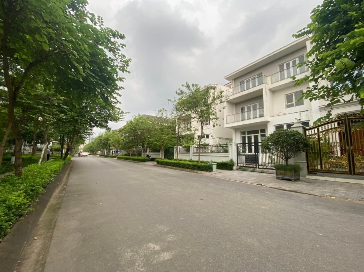 BIỆT THỰ SIÊU VIP CIPUTRA TÂY HỒ - ĐẲNG CẤP THƯỢNG LƯU - HƯỞNG THỤ CUỘC SỐNG - VỊ TRÍ ĐẮC ĐỊA 2 MẶT TRƯỚC SAU ĐỐI