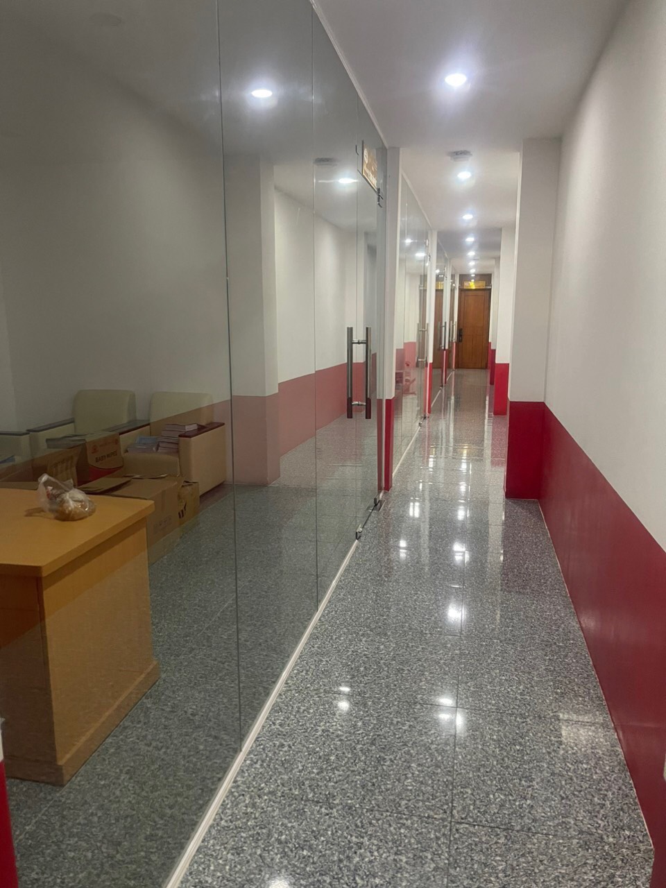 Cho thuê Nhà 3 lầu(500m2 sàn)làm Văn Phòng Công Ty - Nằm trong khu vietsing(vsip1) mặt tiền đường lớn