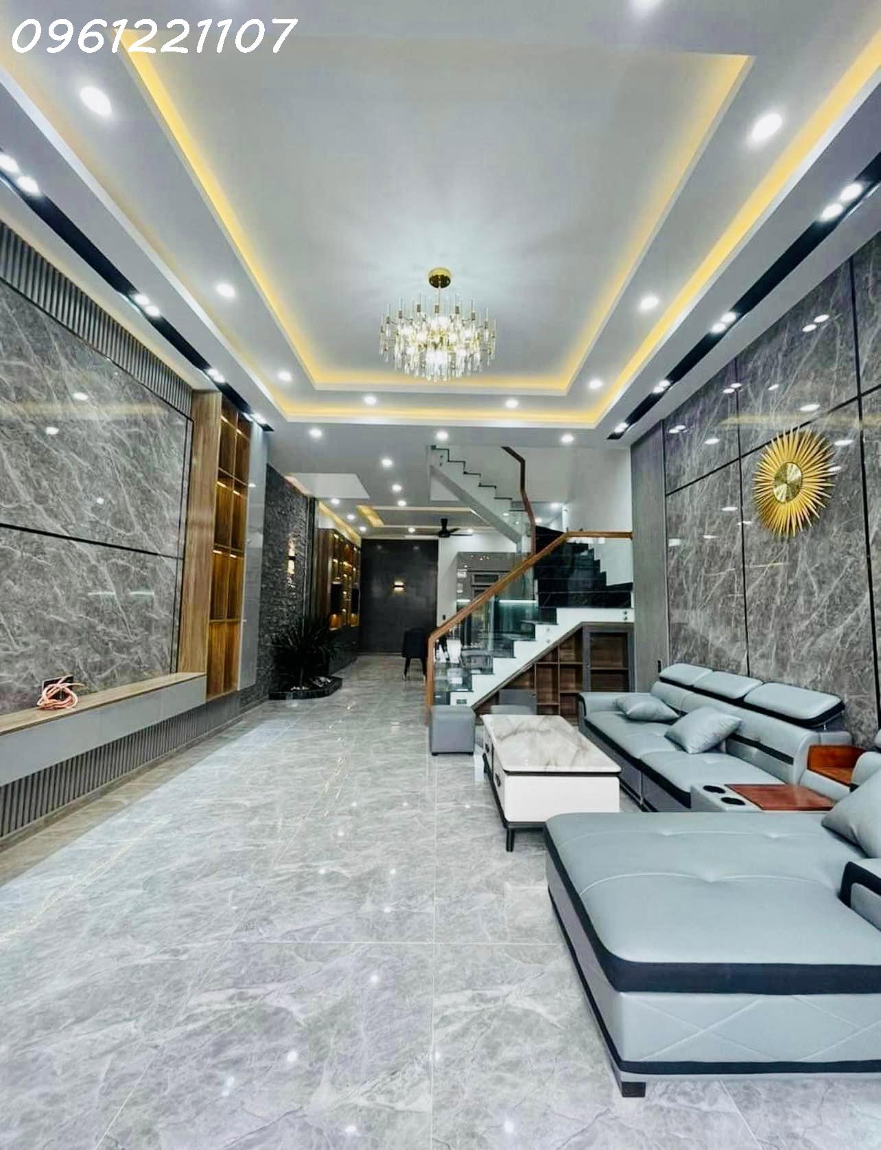 cần tiền Bán nhà tân bình 2 tầng sổ riêng thổ cư