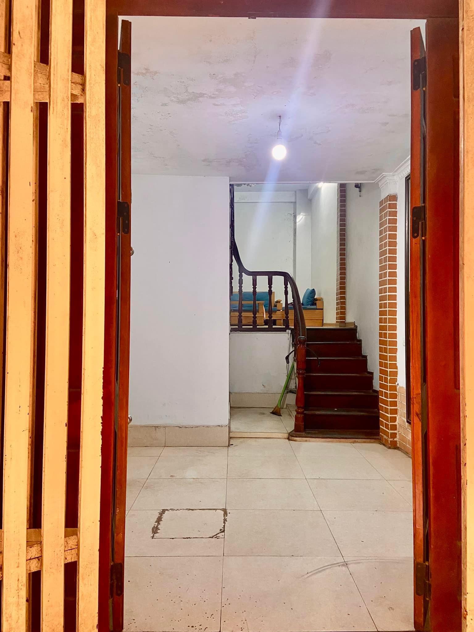 5 TẦNG NGÕ 260 CẦU GIẤY, 29M(T2:33M), MT 3,2M, 4 CHỖ ĐỖ, 20M RA Ô TÔ TRÁNH, GIÁ 5,3 TỶ TL