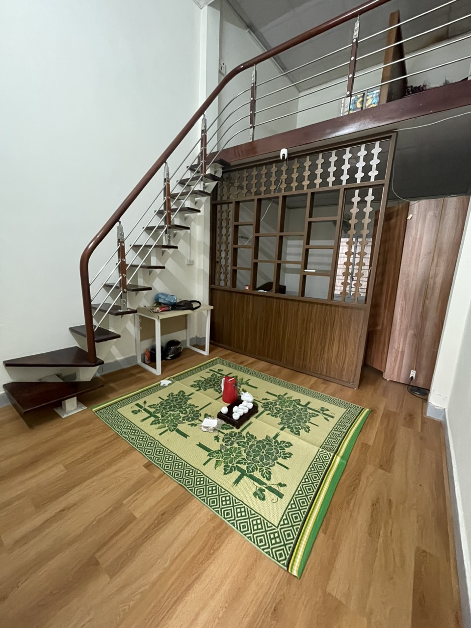 Chính chủ bán nhà mặt đất 30m 2 tại ngõ 667 nguyễn văn cừ ,Long Biên , Hà Nội